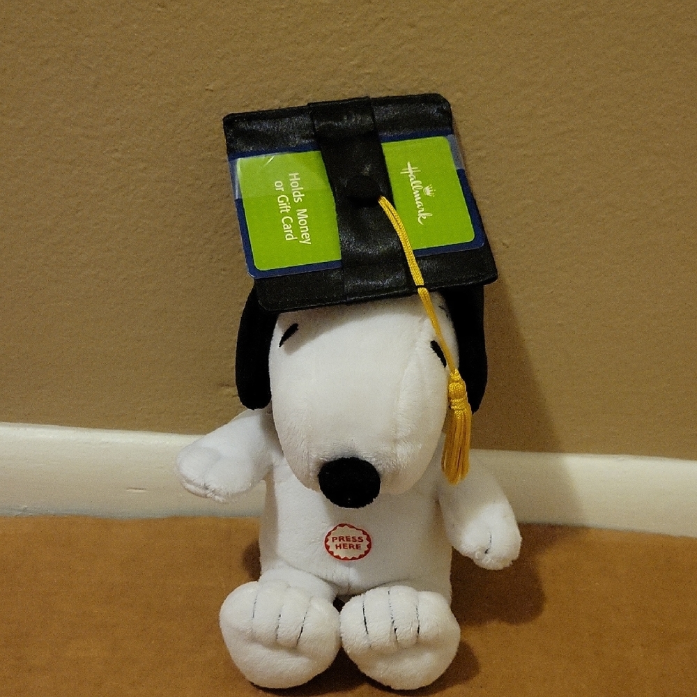 NWT: Hallmark Graduation Snoopy Plush With Gift Card Holder